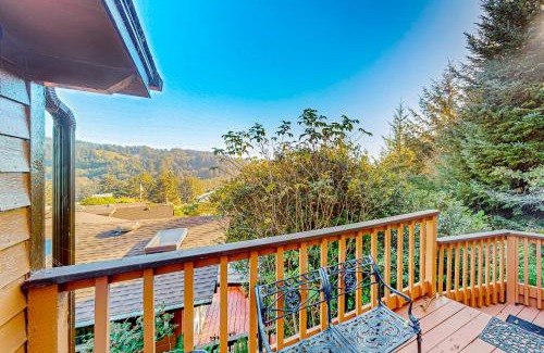 Brookings Apartment | Whimsical Whaleshead, OV10