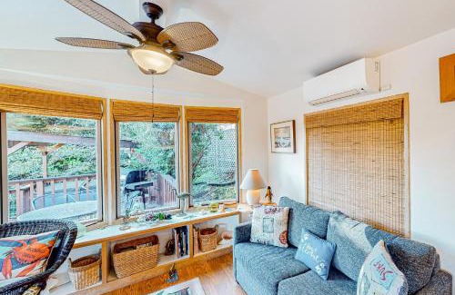Brookings Apartment | Whimsical Whaleshead, OV10