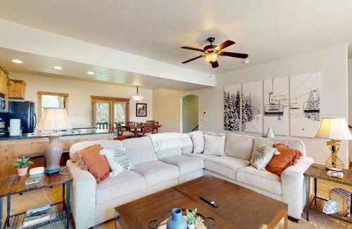 Sandpoint Apartment | Whiplash