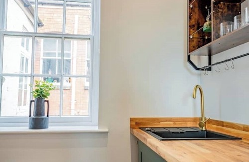 Worcester Apartment | WhiskAwayStays - Foregate Studio - No. 4nn