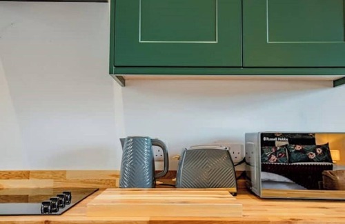 Worcester Apartment | WhiskAwayStays - Foregate Studio - No. 4nn