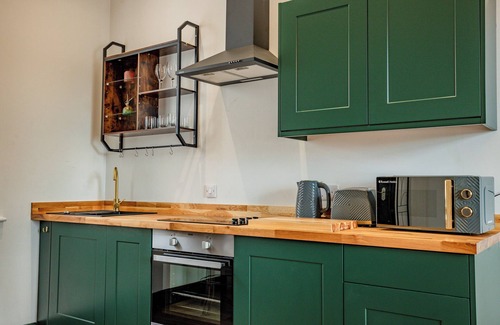 Pontrilas Apartment | WhiskAwayStays - Foregate Studio - No. 6