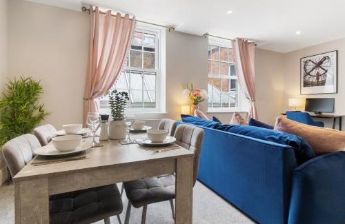 Worcester Apartment | WhiskAwayStays - Victoria House - Apartment 2