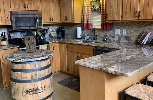 Upper Peachtree Cabin | Whiskey Barrel Lodge -With Mountain VIEWS