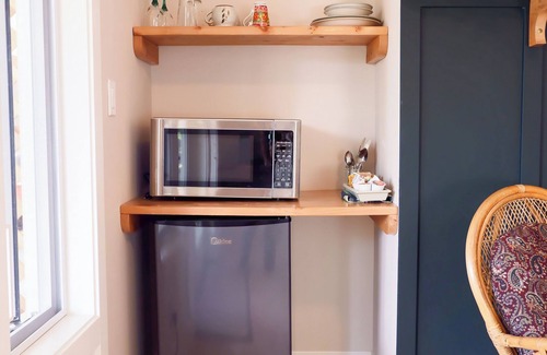 Mill Bay House | Whiskey Point Water Front Homestay