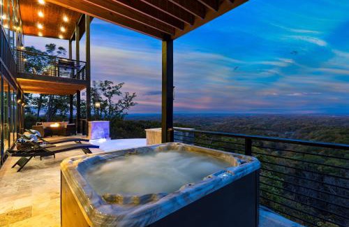 Sevierville House | Whiskey Ridge by AvantStay Infinity Pool, Hot Tub, Game Room, Panoramic Views