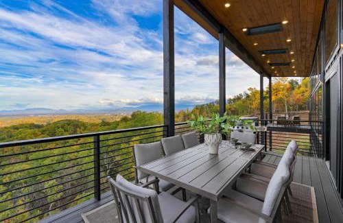 Sevierville House | Whiskey Ridge by AvantStay Infinity Pool, Hot Tub, Game Room, Panoramic Views