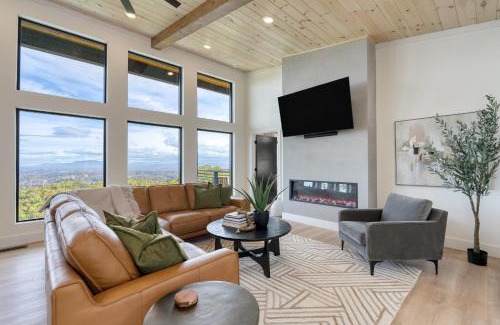 Sevierville House | Whiskey Ridge by AvantStay Infinity Pool, Hot Tub, Game Room, Panoramic Views