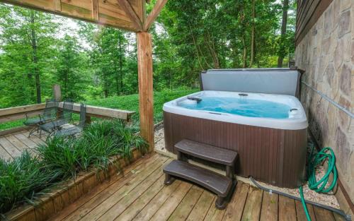Sevierville Villa | Whiskey Ridge