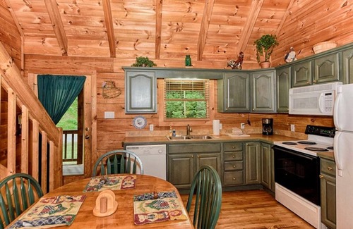 Townsend Cabin | Whisper Creek