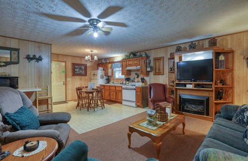 Cosby Cabin | Whispering Creek - 2 Bedrooms, 1 Baths, Sleeps 6 Cabin by RedAwning