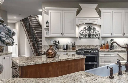 Temecula House | Whispering Creek Estate - ENDLESS POOL - HOT TUB - GAME ROOM