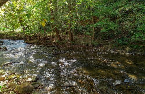 Cosby House | Whispering Creek