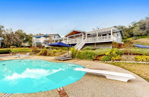 Vallecito House | Whispering Oaks Estate