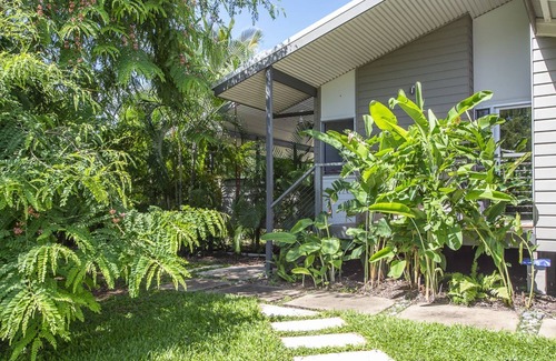 Nelly Bay House | Whispering Palms, Nelly Bay