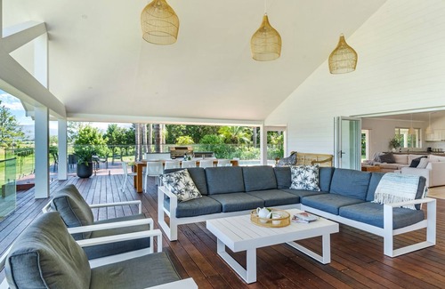 Far Meadow House | Whispering Pines, Berry & Surrounds