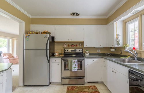 Glen Arbor Cottage | Whispering Pines Cottage on Lake Michigan in Glen Arbor