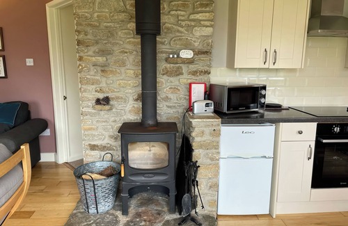 West Bexington Cottage | WHISPERING PINES COTTAGE, pet friendly in West Bexington