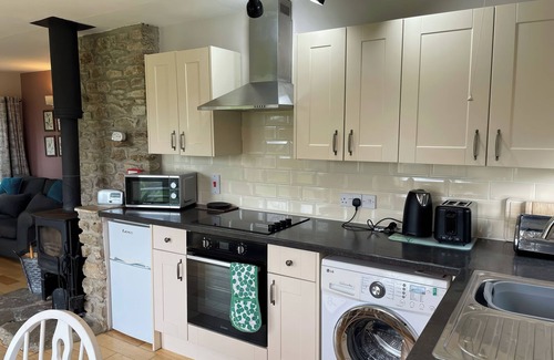West Bexington Cottage | WHISPERING PINES COTTAGE, pet friendly in West Bexington