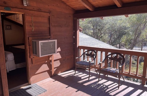 Kernville Hotel | Whispering Pines Lodge
