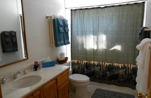 Mariposa House | Whispering Pines