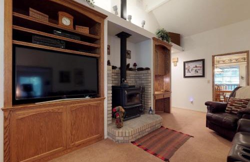 Shaver Lake House | Whispering Pines
