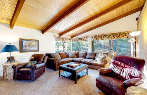 Sierra Cedars House | Whispering Pines