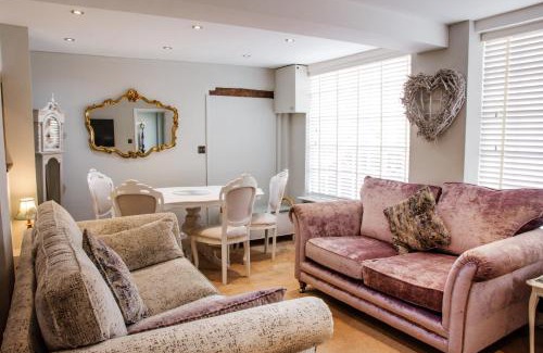 Bewdley House | Whispering Place Georgian Grade II Sleeps 6 Adults 3 mins from Safari Park & Steam Train