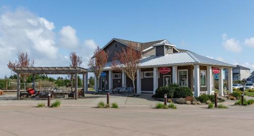 Ocean Shores House | Whispering Waves Cottage
