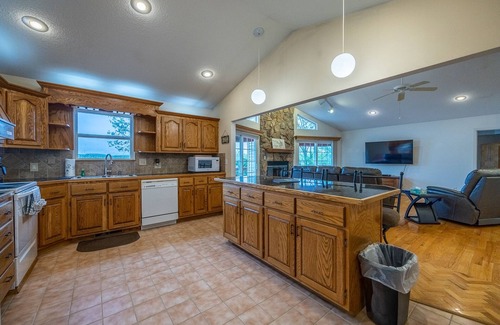 Lake of the Ozarks House | Whispering Winds - Great House on a Great Point