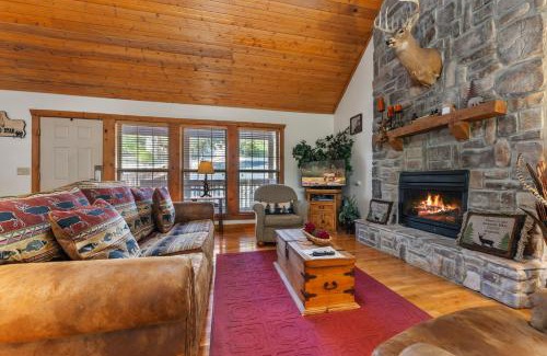 Branson West Cabin | Whispering Woods Lodge Home