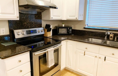 Aloha House | ༄✦ Whispering Woods Oasis✦༄ | 5B/3BA, W/Pool Table