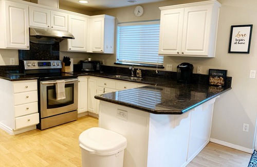 Aloha House | ༄✦ Whispering Woods Oasis✦༄ | 5B/3BA, W/Pool Table