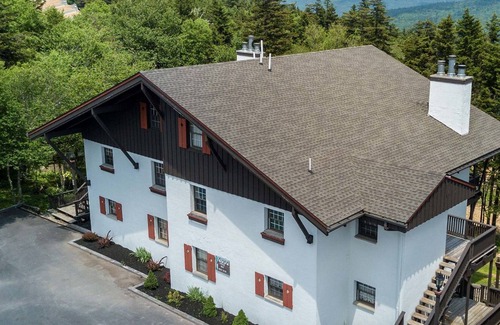 Snowshoe Condo | Whistlepunk by Casago