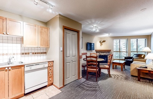 Village North Hotel | Whistler Cascade Lodge