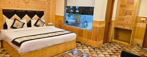 Manali Hotel | Whistling Wood