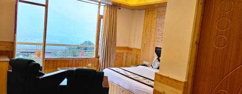 Manali Hotel | Whistling Wood