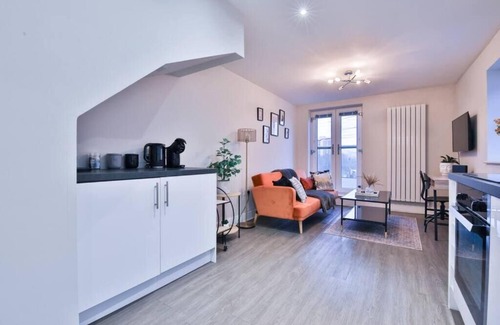 Gabalfa Apartment | Whitchurch Place 2 Bed Flat in Cardiff