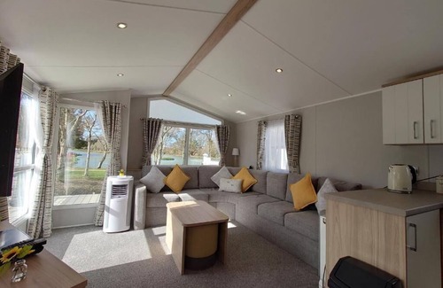 White Cross Cottage | White Acre's Holiday Park, 602 Sycamore Forest