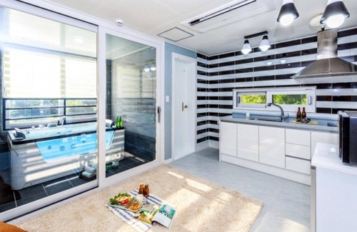 Geoje House | White Black Pension in Geoje Island