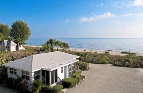 Sanibel Condo | White Caps #7 one bedroom beach view cottage, Sanibel island vacation rental