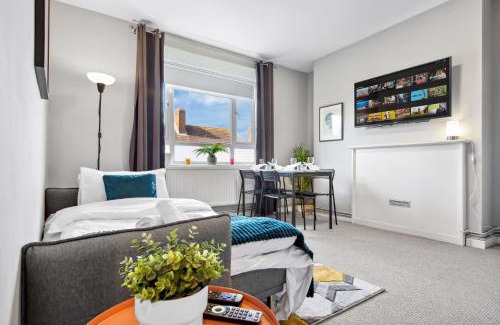 White City Apartment | White City Retreat - 2 Bedroom Flat Next to Loftus Road