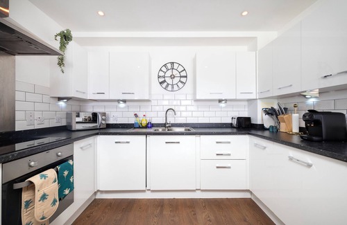 Wormholt and White City Apartment | White City Stylish Home by StayStayStay