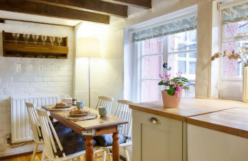 Woodbury House | White Cross Cottage