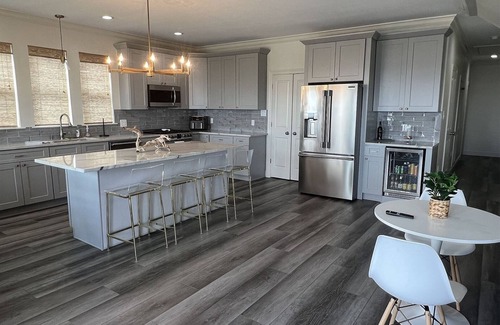 Grand Isle House | White Dolphin - Beachfront - Island Realty