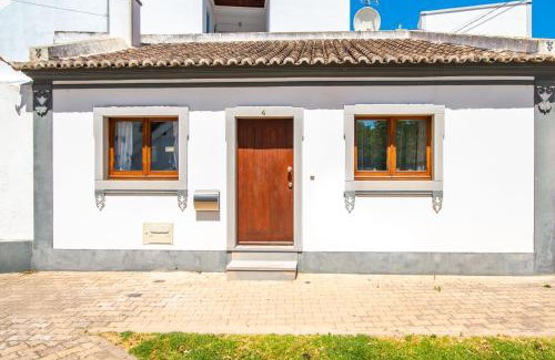 Tavira Villa | White & Grey House