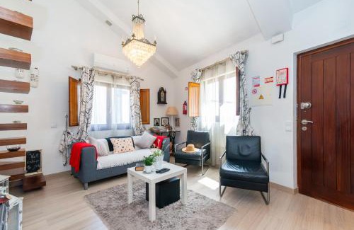 Tavira Villa | White & Grey House