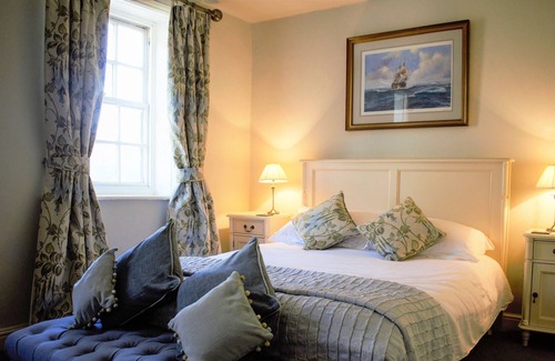Whitby Hotel | White Horse & Griffin