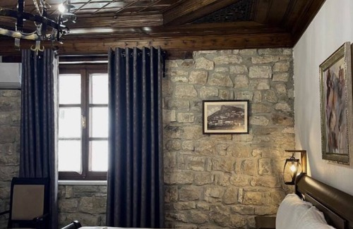 Berat Hotel | White House Berat