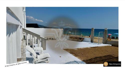 Kalyves Polygyrou House | White House